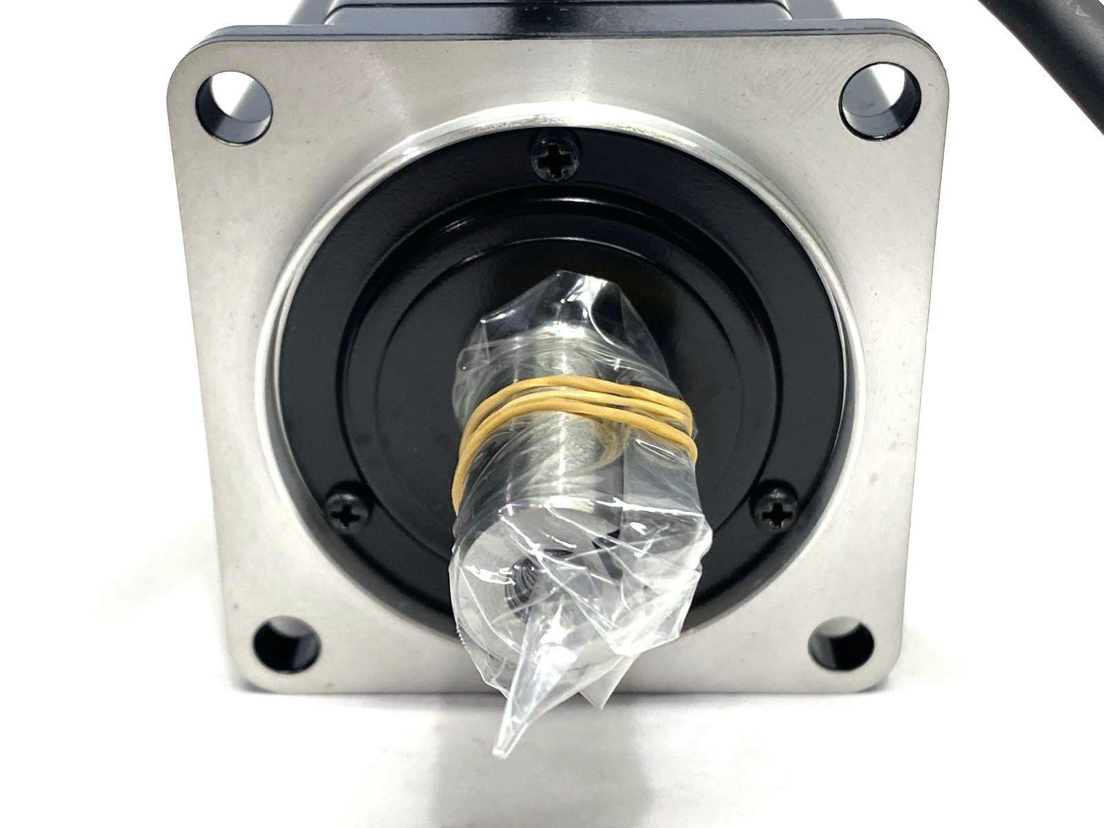 Yaskawa SGMAH-04A1A61D AC Servo Motor 1.27Nm 3000rpm 400W 200V 2.8A - Maverick Industrial Sales