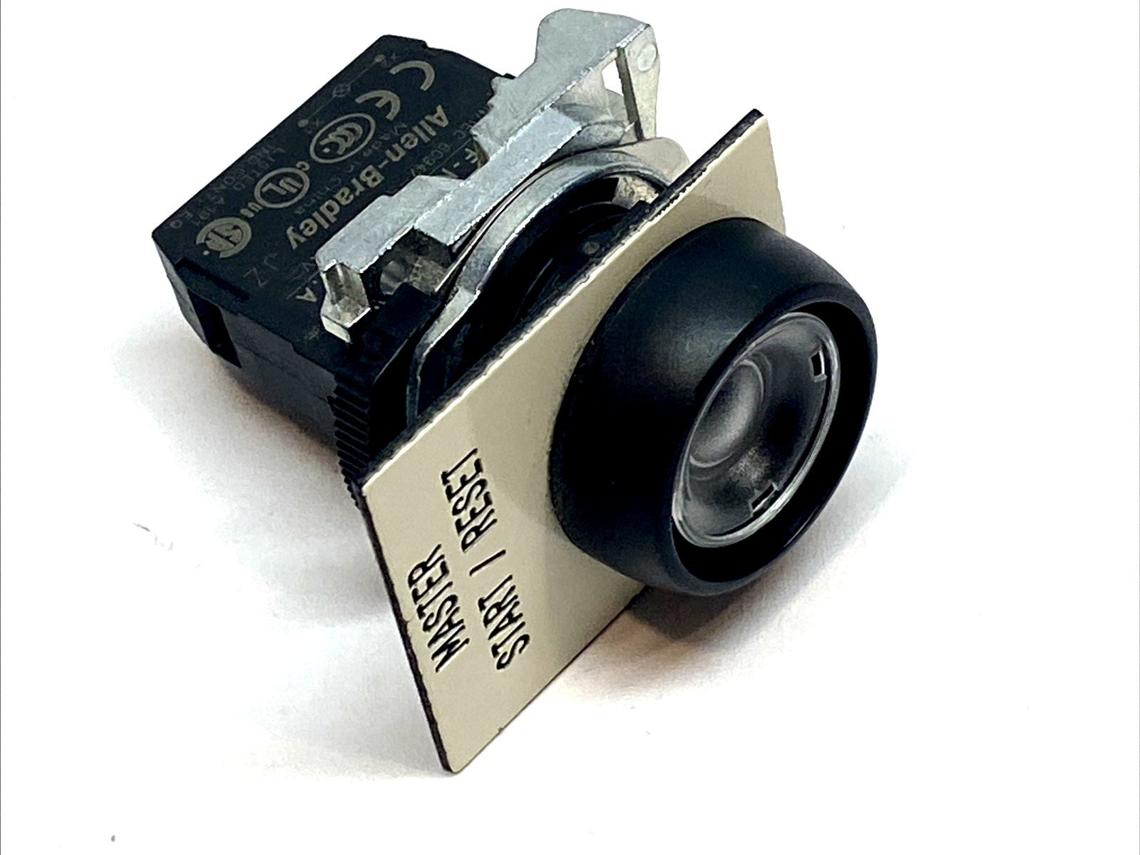 800FALM-LF3 | Allen-Bradley Green 22mm Illuminated Push ButtonW/ 800F-N3G NO COVER - Used - Maverick Industrial Sales