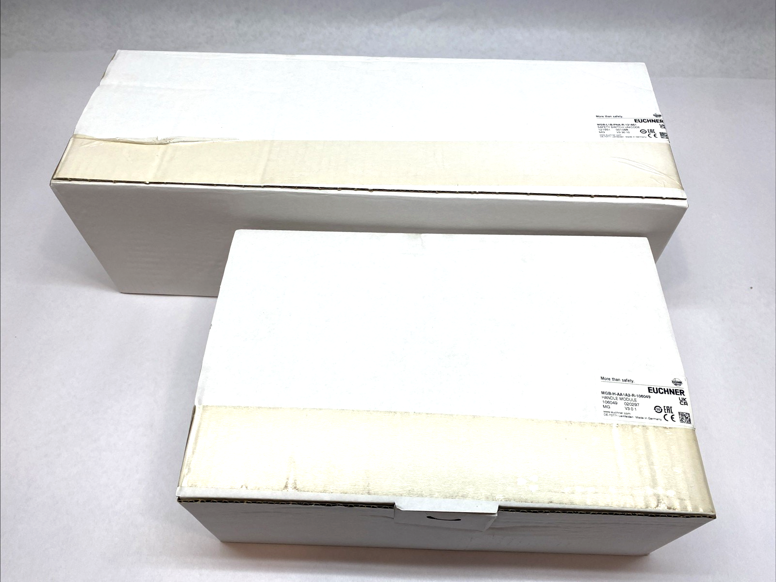 Euchner MGB-L1HB‑PNA‑R‑121852 Safety Gate Box , 3 Ctrls, Push‑Pull Plug 121852 - Maverick Industrial Sales