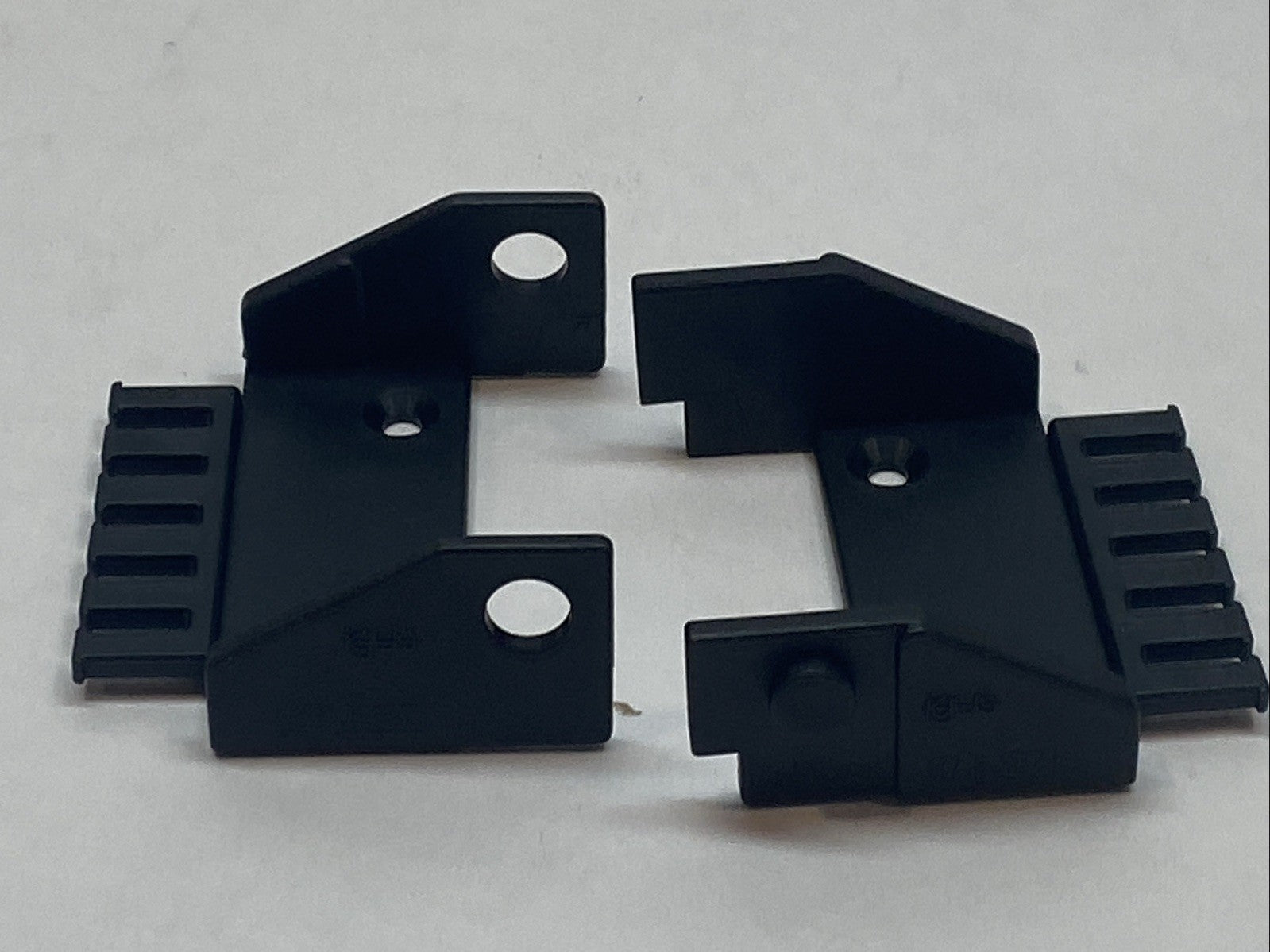 Igus 117.5.12PZ Mounting Bracket Set for 117 Energy Chain LOT OF 2 - Maverick Industrial Sales