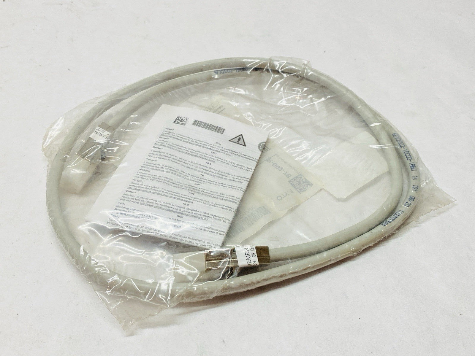 Siemens 6FX2002-1DC00-1AB0 SINAMICS Drive CLiQ Signal Cable 1m 24V - Maverick Industrial Sales