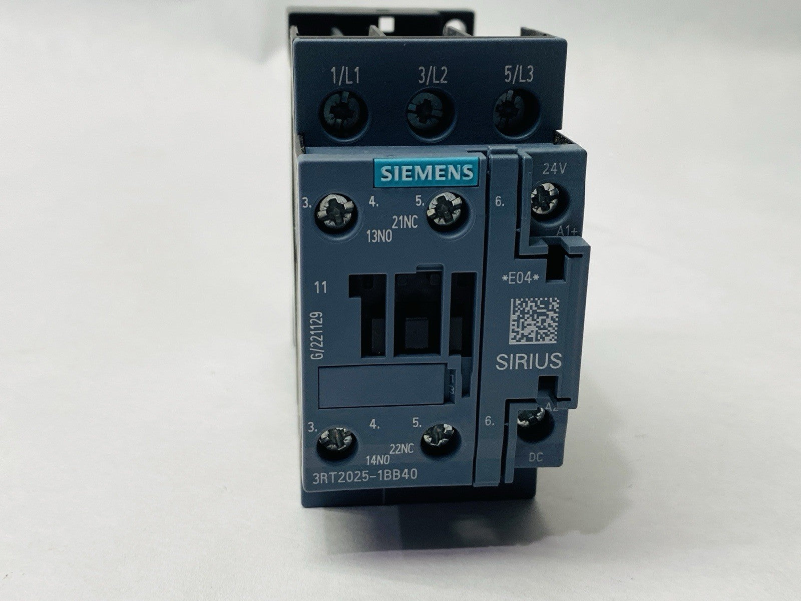 Siemens 3RT2025-1BB40 Contactor 3-Pole 17A 7.5kW 400V 24VDC - Maverick Industrial Sales