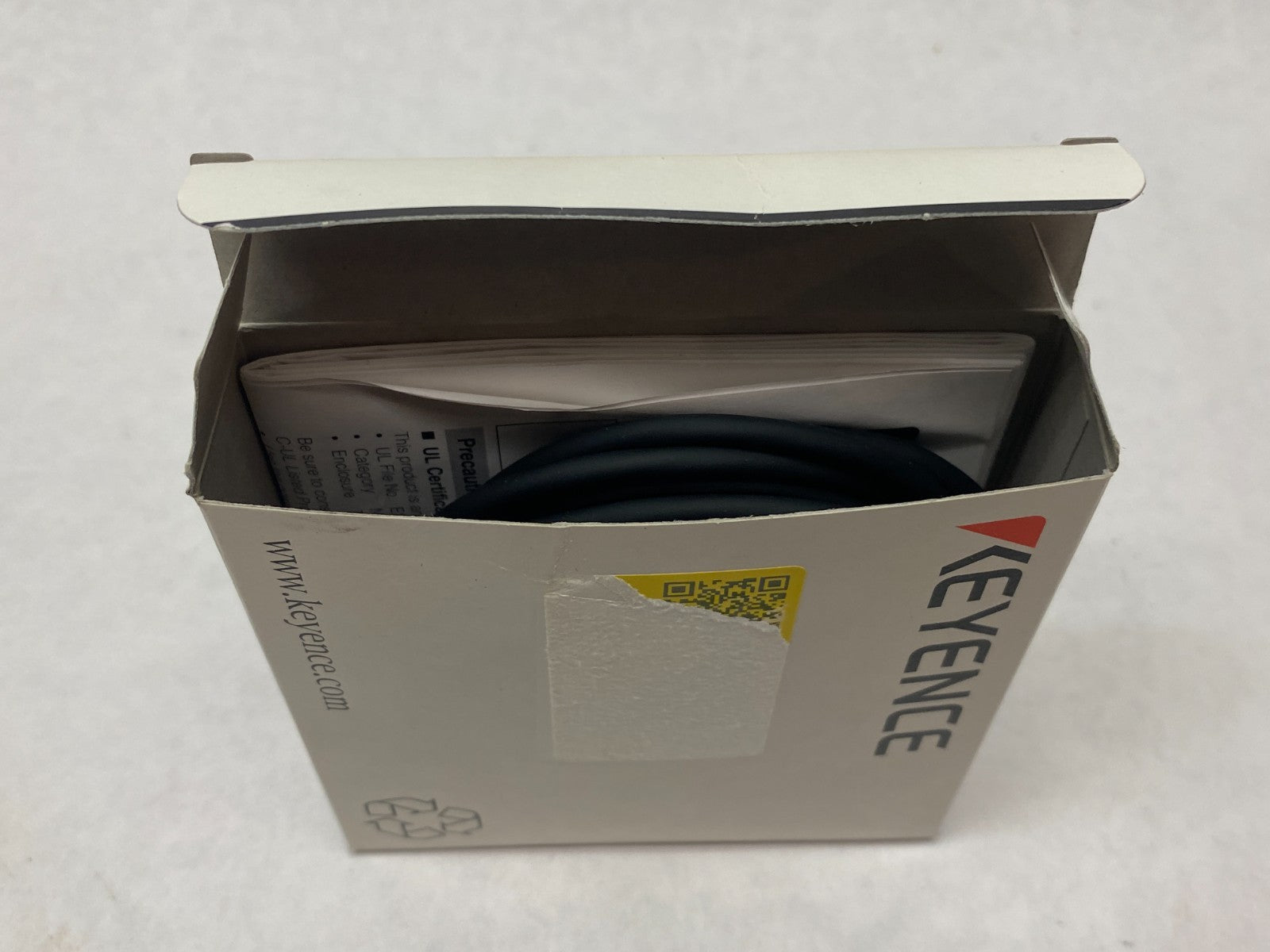 Keyence FS-V31P Digital Fiber Amplifier Main Unit, Cable Type, PNP - Maverick Industrial Sales