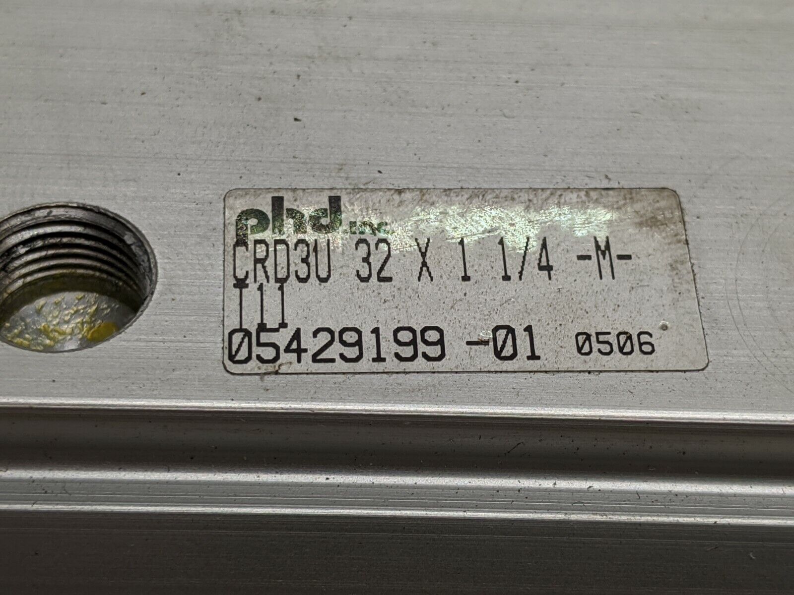 PHD CRD3U 32X1-1/4-M-T11 Cylinder - Maverick Industrial Sales