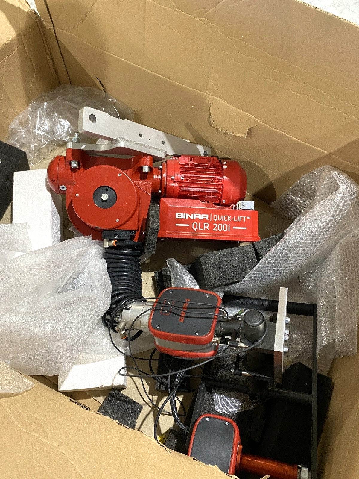 Binar Quick-Lift QLR 200i 230V 200 KG Max Load Smart Hoist - Maverick Industrial Sales