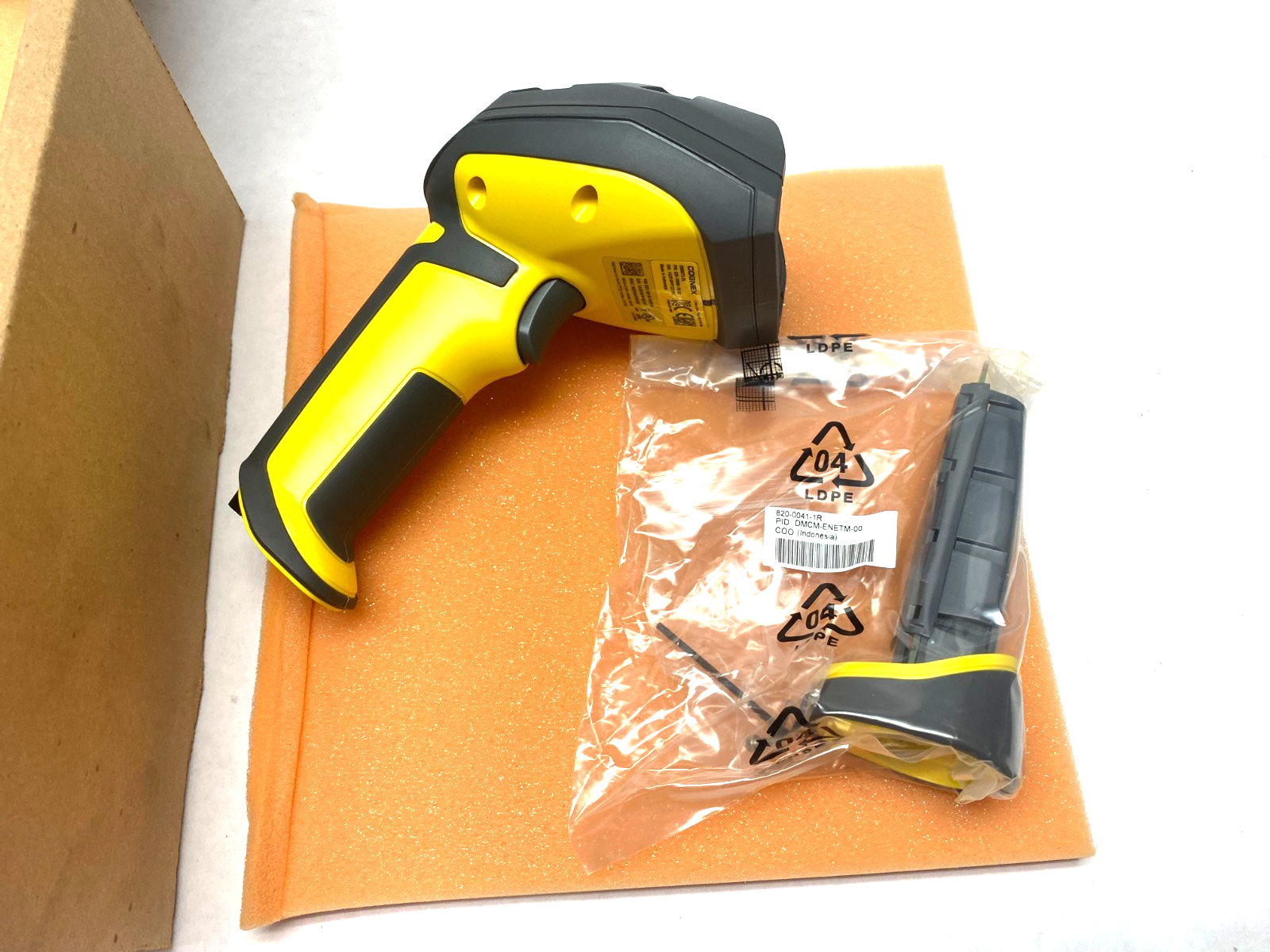 Cognex DMR-8072DL-0200 Dataman Handheld Barcode Scanner 828-11433-1R - Maverick Industrial Sales
