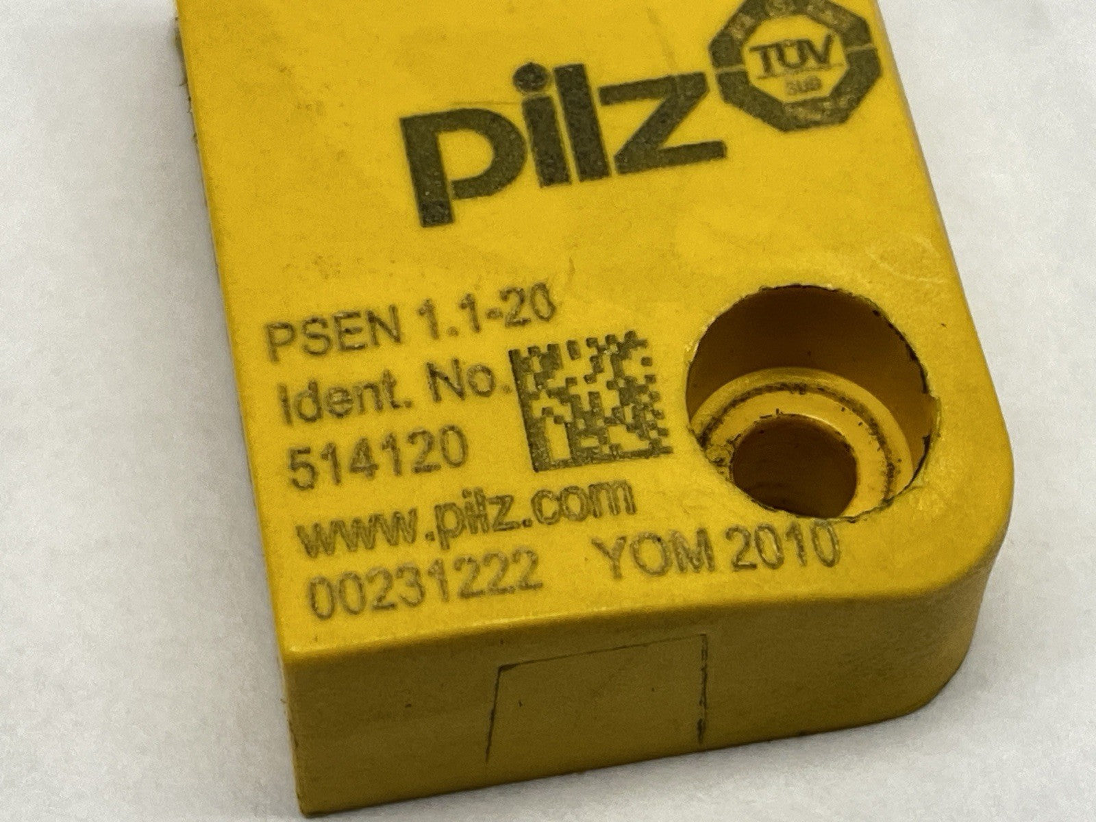 PSEN 1.1-20,514120 | Pilz PSEN 1.1-20 Magnetic Safety Switch Actuator 514120 - Used - Maverick Industrial Sales