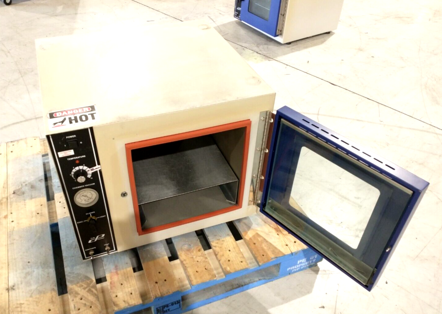 Cole-Parmer G05053-20 Laboratory Vacuum Oven, 120V, 1600W, 13.3A - Maverick Industrial Sales