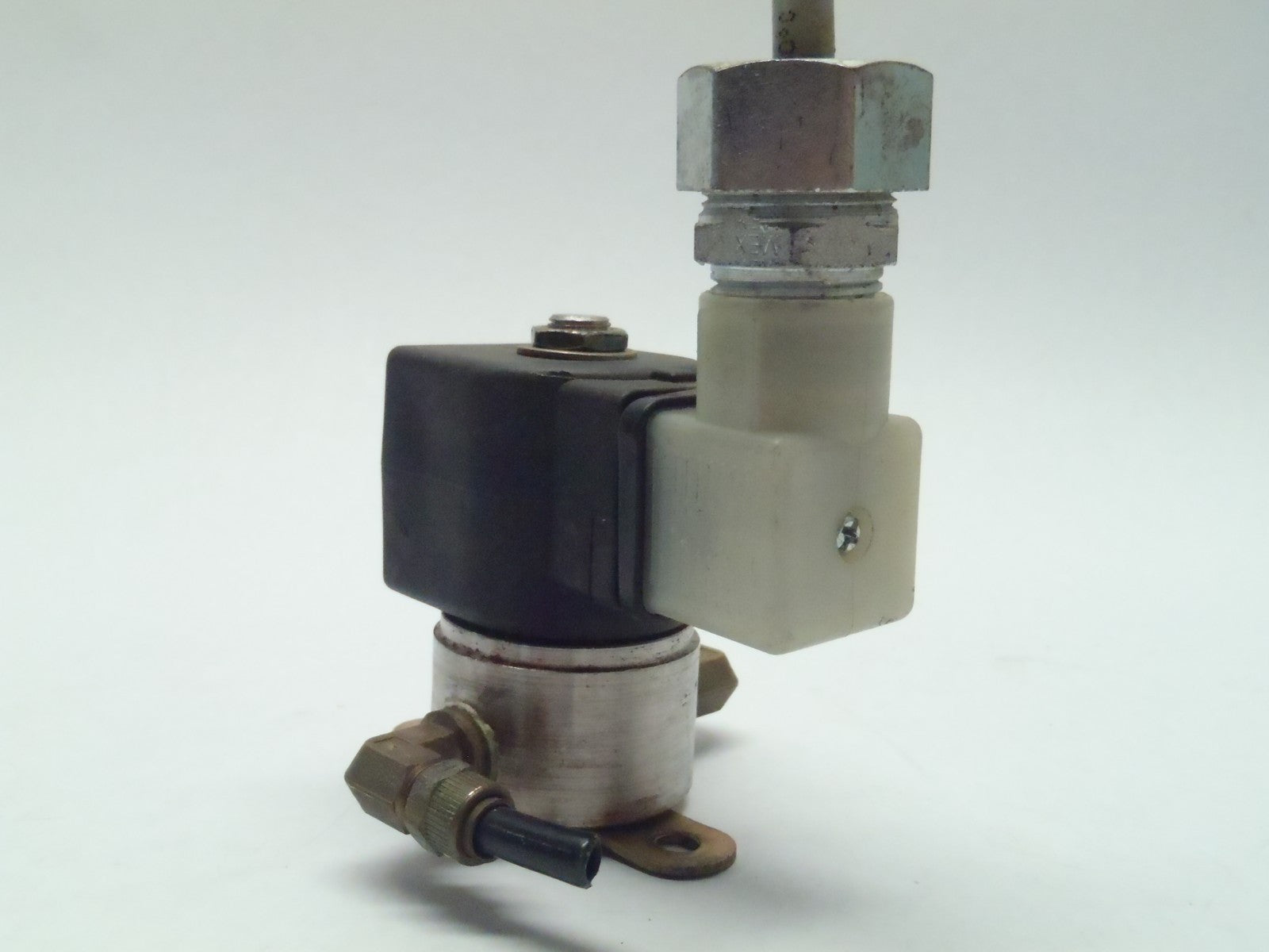 71215SN2KN00N0D100P3 | Parker Honeywell Skinner Valve Solenoid Valve 120/60 - Used - Maverick Industrial Sales
