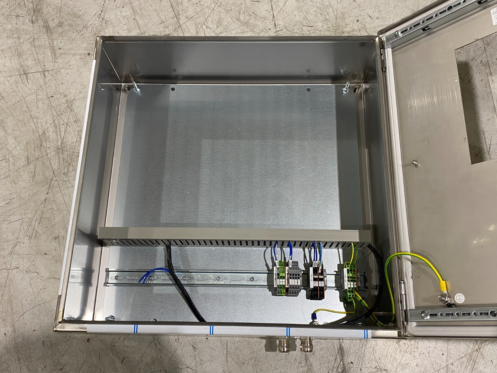 9405600 | Rittal KEL 9405.600 Stainless Steel Enclosure 600x600x210mm HOLE CUT - New – Open box - Maverick Industrial Sales