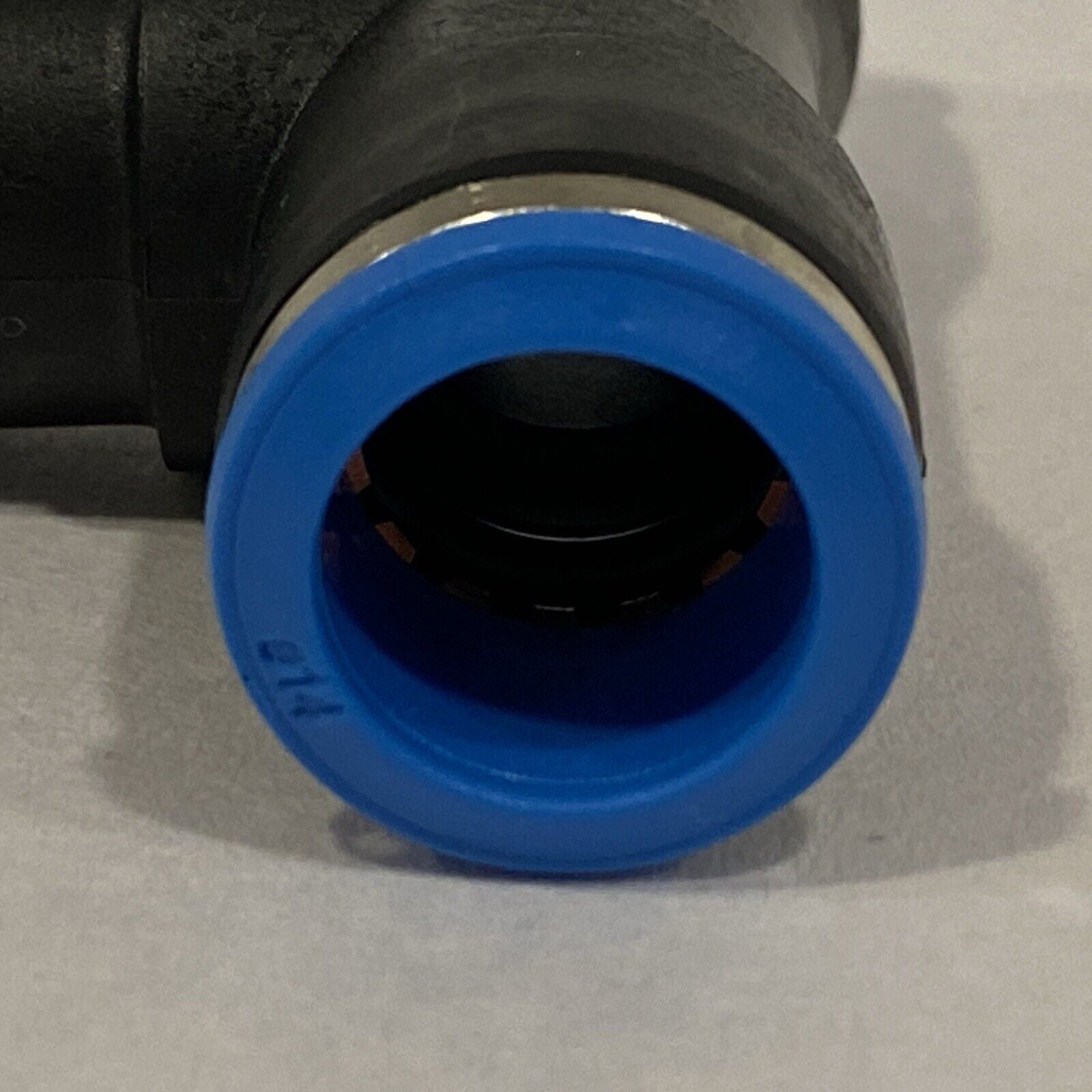 14mm x 14mm x 8mm Push to Connect Tee Fitting Reducer Pneumatic 14x14x8 LOT OF 5 - Maverick Industrial Sales