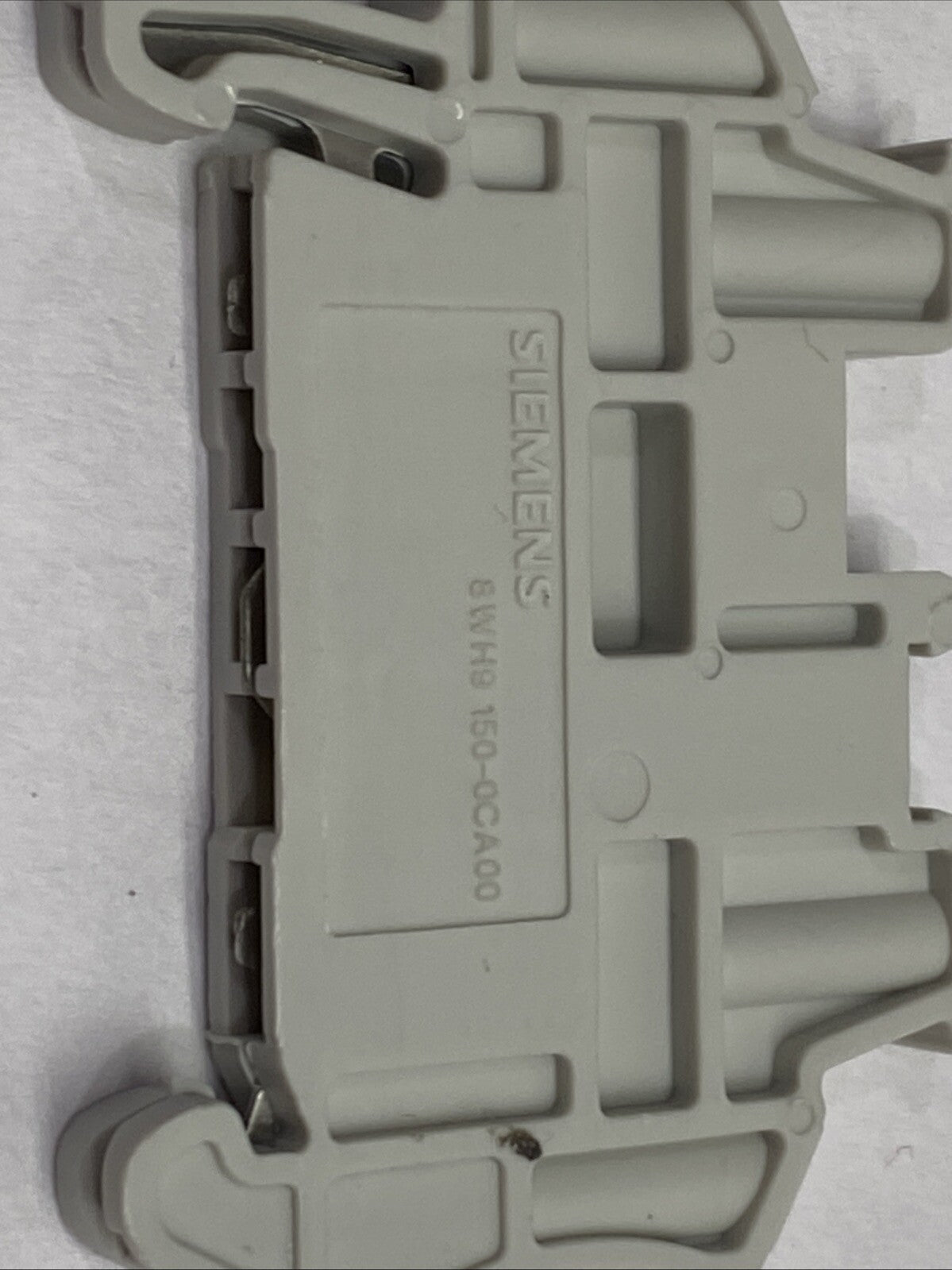 Siemens 8WH9 150-0CA00 Terminal Block End Block LOT OF 10 - New – Open box - Maverick Industrial Sales