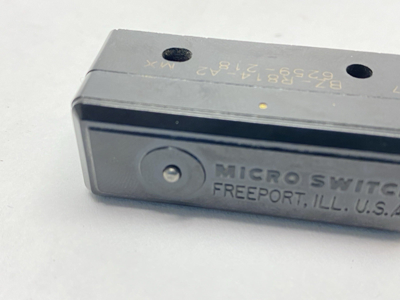 BZ-R814-A2 | Honeywell Microswitch 15A 125-480VAC - Used - Maverick Industrial Sales