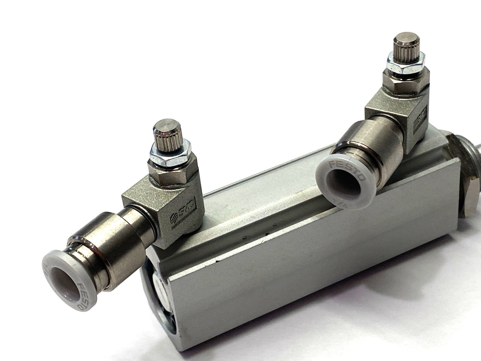 CDJP2B16-40D | SMC Pneumatic Cylinder Double Acting 16mm Bore 40mm Stroke - Used - Maverick Industrial Sales