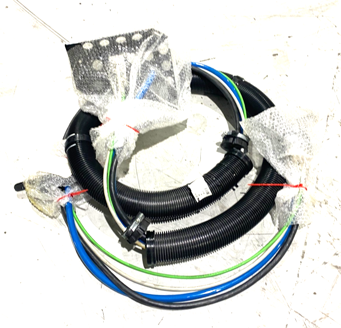 Kuka 333838 Robot Harness Energy System ES13 133 CTR PNT EPS AIR - Maverick Industrial Sales