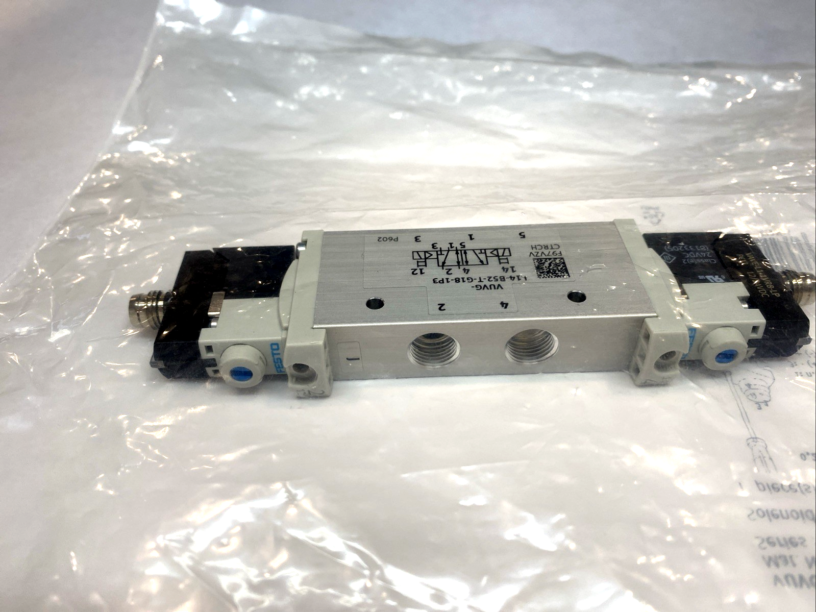 Festo VUVG-L14-B52-T-G18-1R8L Solenoid Valve Pneumatic, 5/2-Way 24VDC 574230 - Maverick Industrial Sales