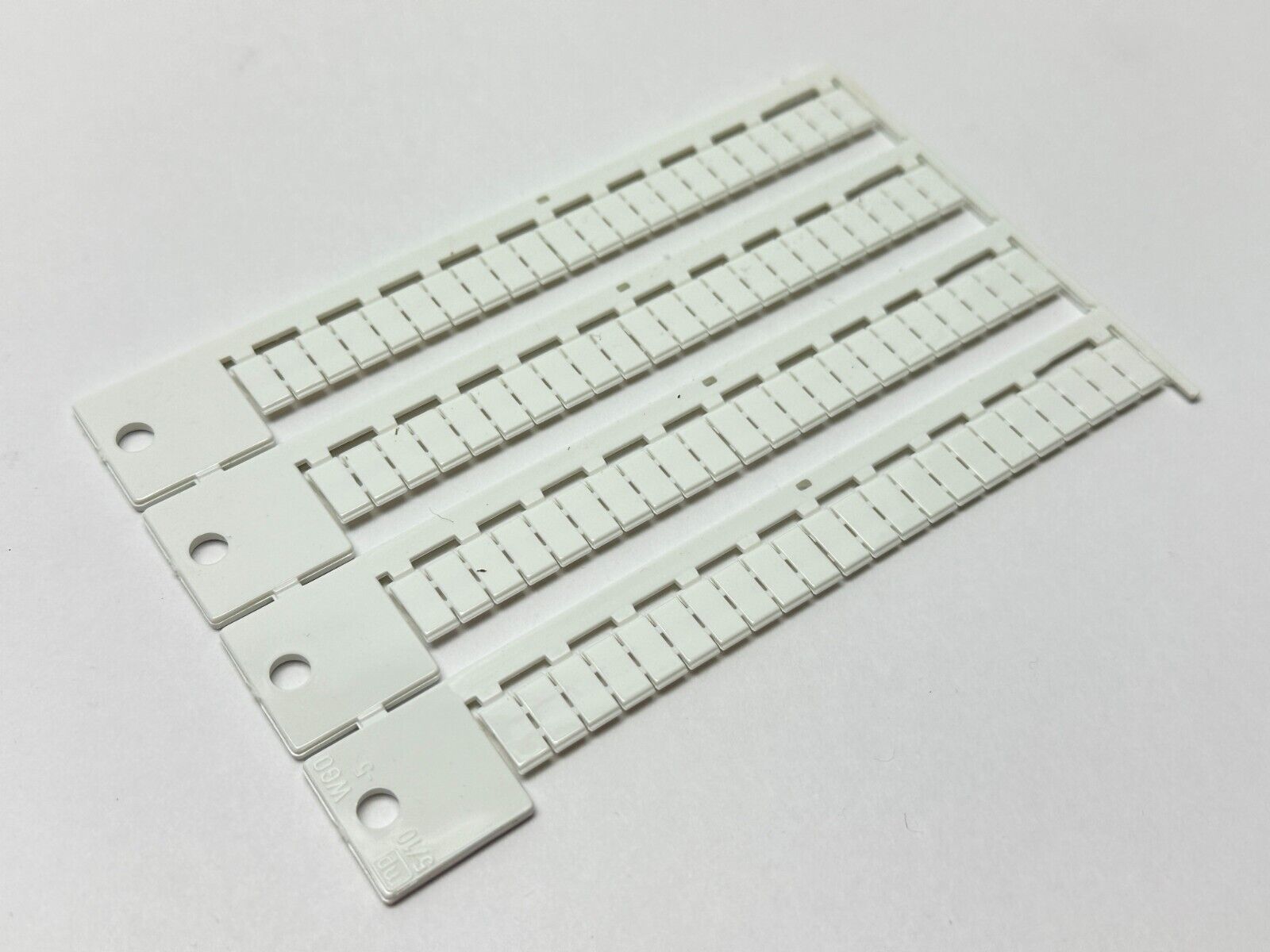 Murrplastik 86401810 Labeling Type WGO 5/10-5 WIN-Type 49 LOT OF 1672 - Maverick Industrial Sales