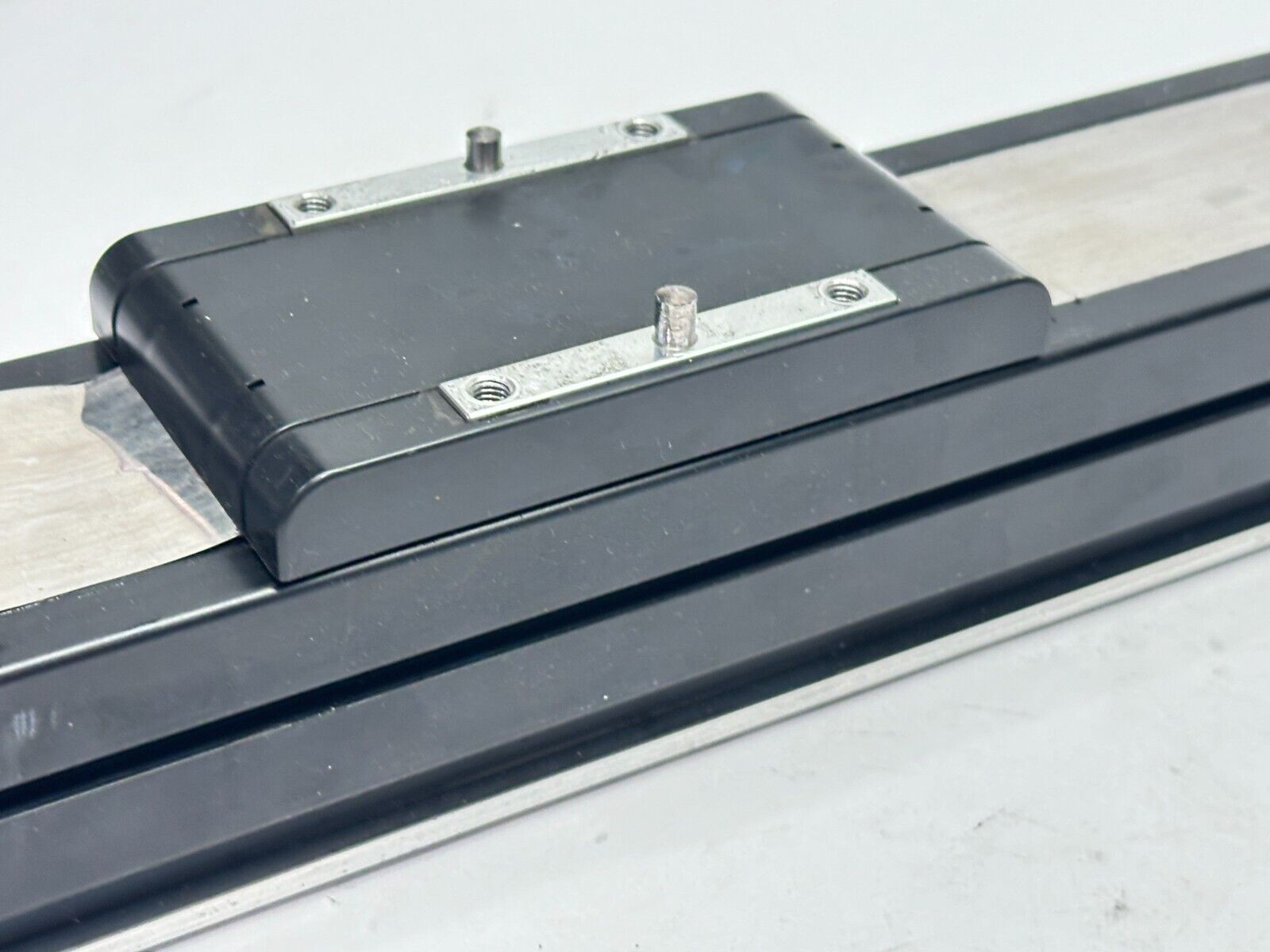 IAI EC-S6S-400-3-PN Elecylinder Linear Actuator 400mm Stroke 24VDC MISSING CAP - Maverick Industrial Sales