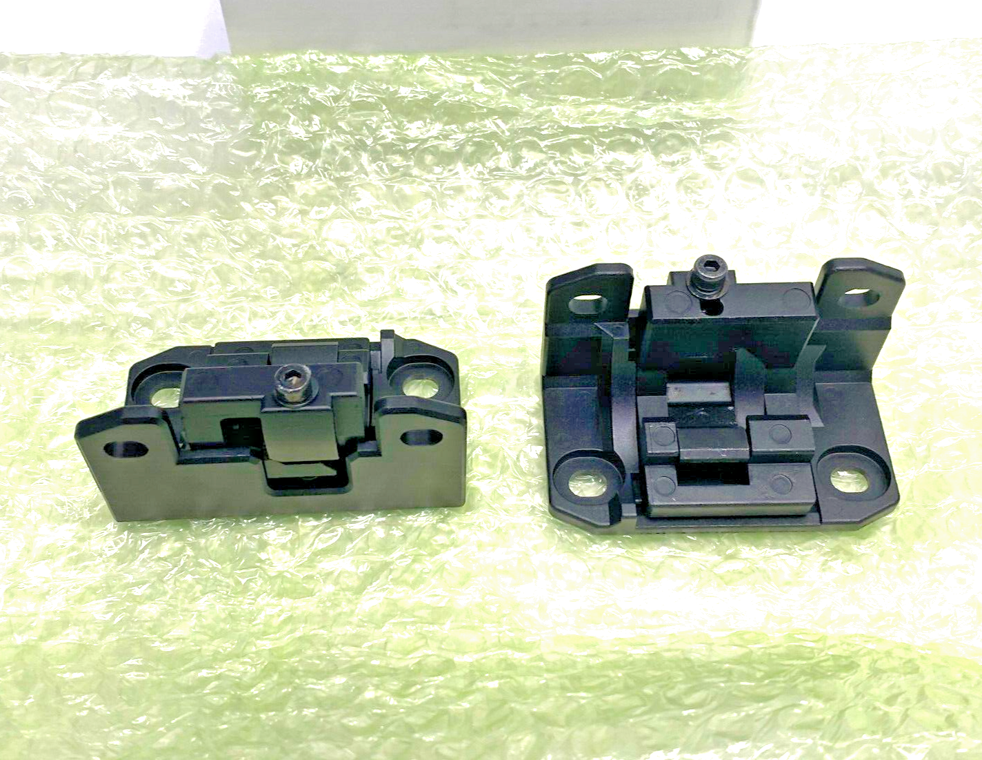 GL-RB21 | Keyence Zero Deadspace Light Curtain Mounting Brackets SET OF 2 - New - Maverick Industrial Sales