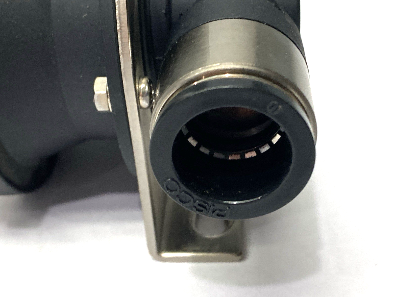 Pisco VFR20-16-16 Pneumatic Vacuum Filter - Maverick Industrial Sales