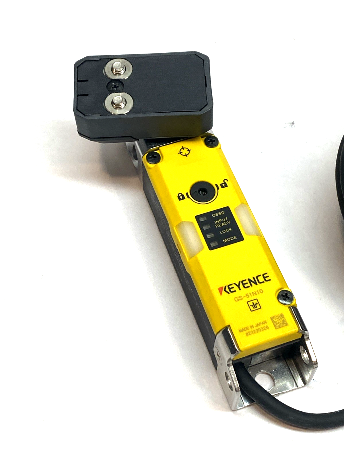 GS-51N10 | Keyence Safety Interlock Switch Power-To-Release NPN IP69K - Used - Maverick Industrial Sales