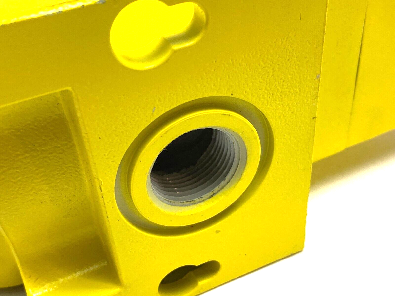 Numatics VT42N06AY Slo-Start Inline Manual Lockout Valve - Maverick Industrial Sales
