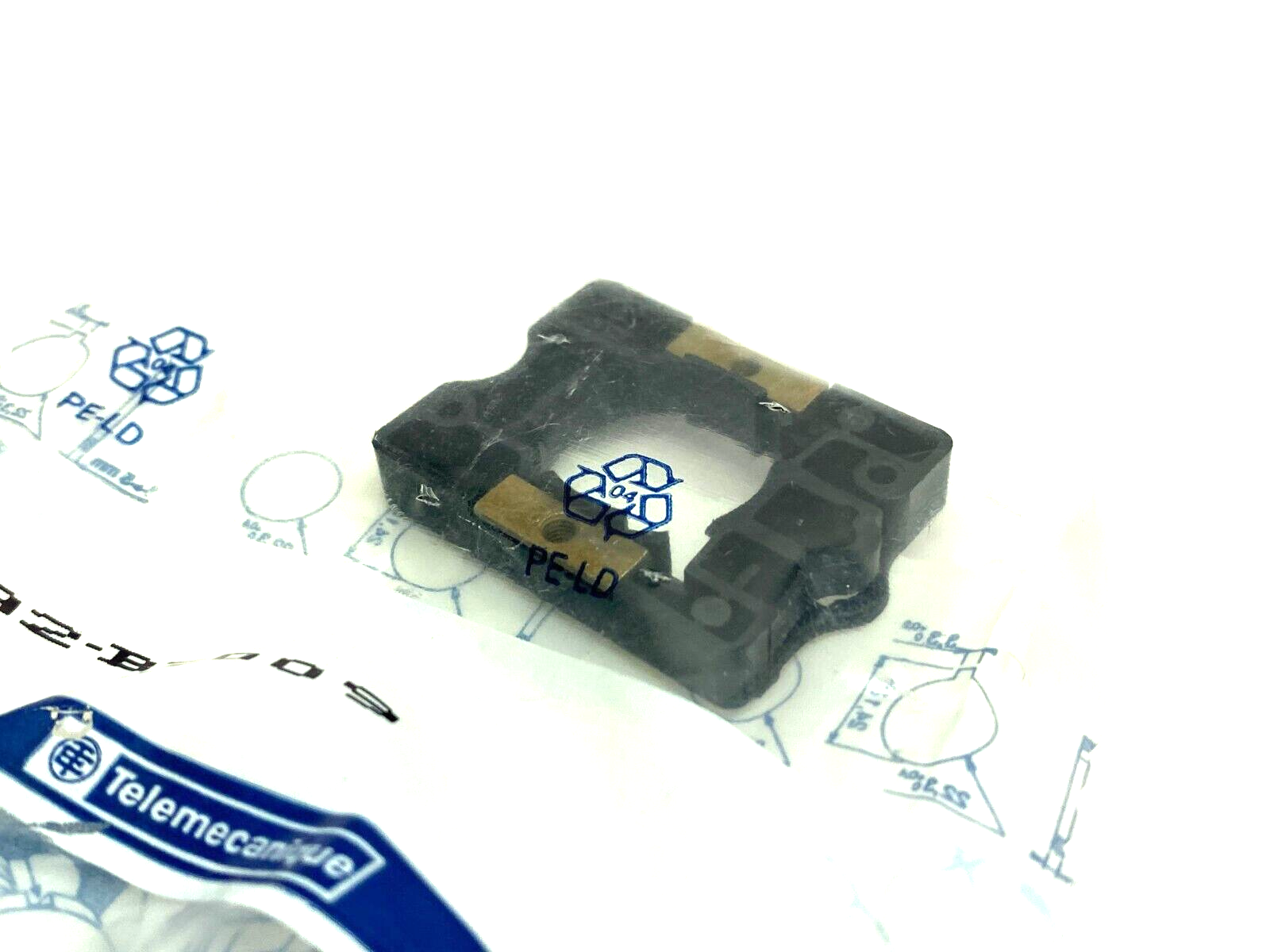 Telemacanique ZA2-BZ009 Button Collar Latch Clamp Black - Maverick Industrial Sales