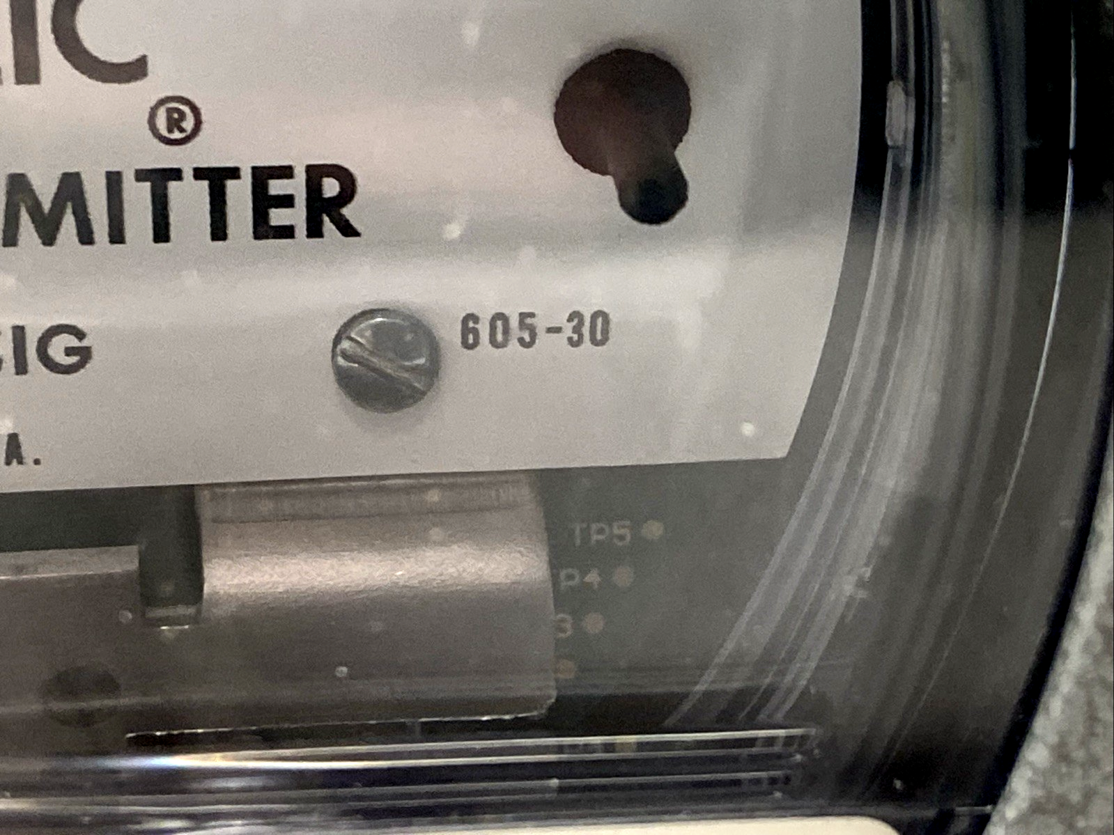 Dwyer Instruments 605-30 Magnehelic Indicating Transmitter 11psi Range 0-30" w.c - Maverick Industrial Sales