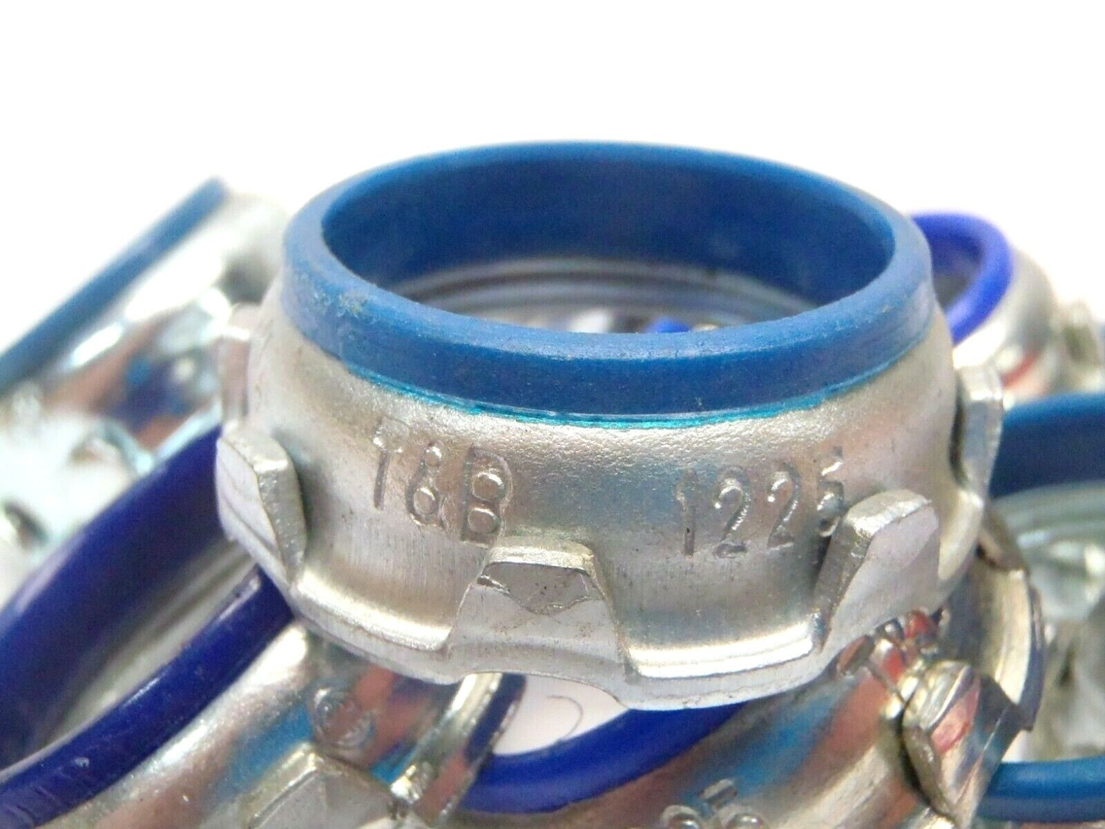 Thomas and Betts 1225 1-1/4" Metallic Insulated Bushing LOT OF 10 - Maverick Industrial Sales