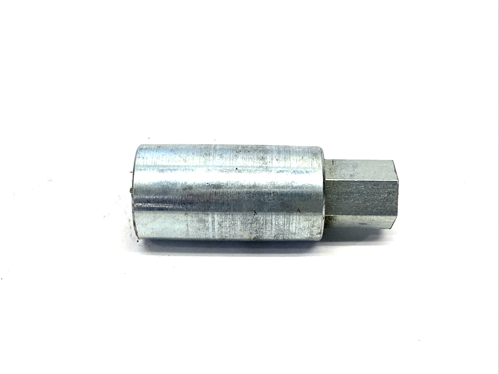 47557476