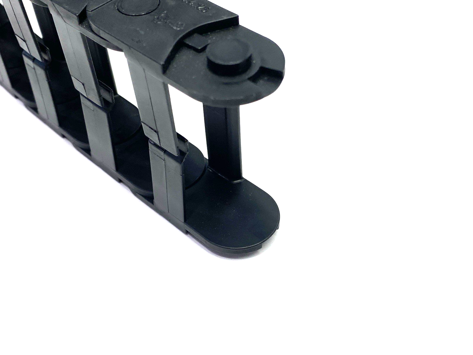 E14.4.125 | Igus Energy Chain Cable Carrier 33 Links NO MOUNTING BRACKETS - New – Open box - Maverick Industrial Sales