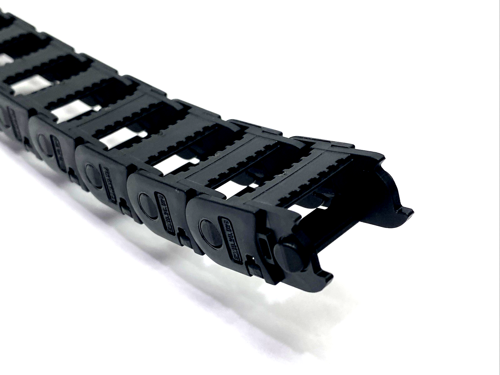 E2-10-20-028,E2.10.20.028,E2.10.20.028.0,E2-10-20-028-0 | Igus E2-10-20-028 Micro Series E2 E-Chain Cable Carrier 48 Links 38" Length - New – Open box - Maverick Industrial Sales