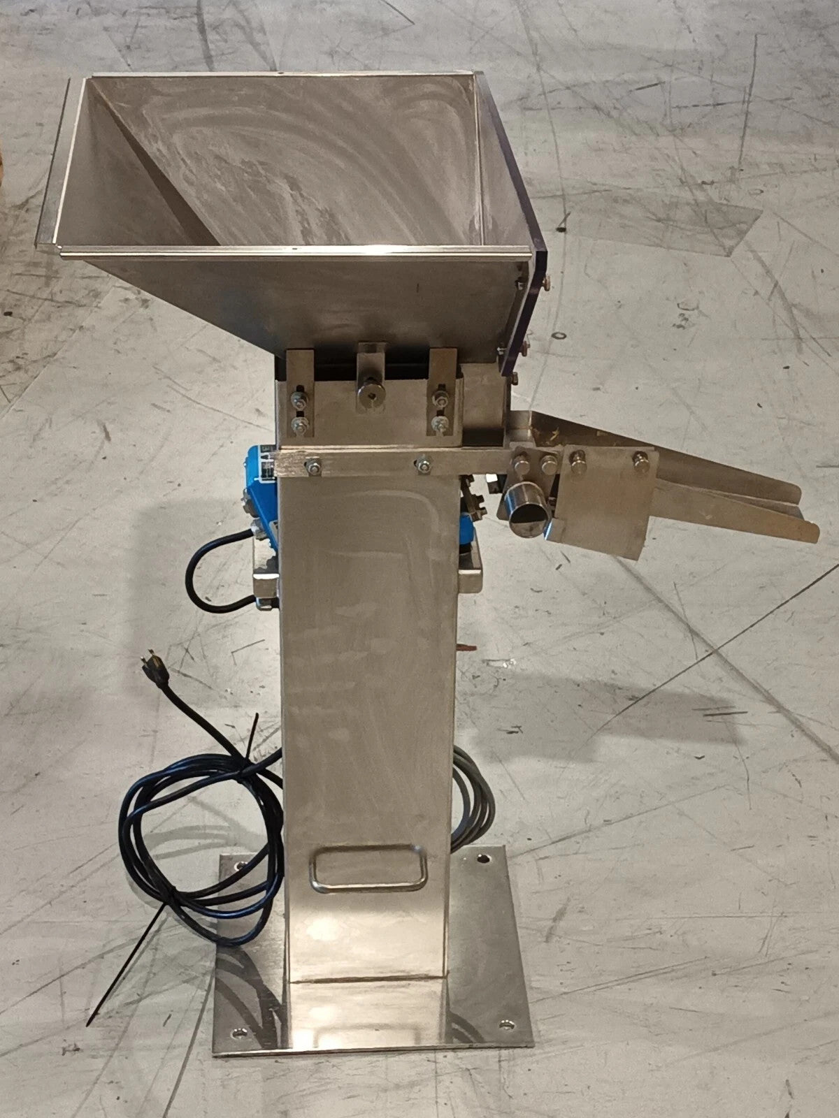 Kirby Lester KL502 Hopper, High-Capacity Vibratory Feeder - Maverick Industrial Sales