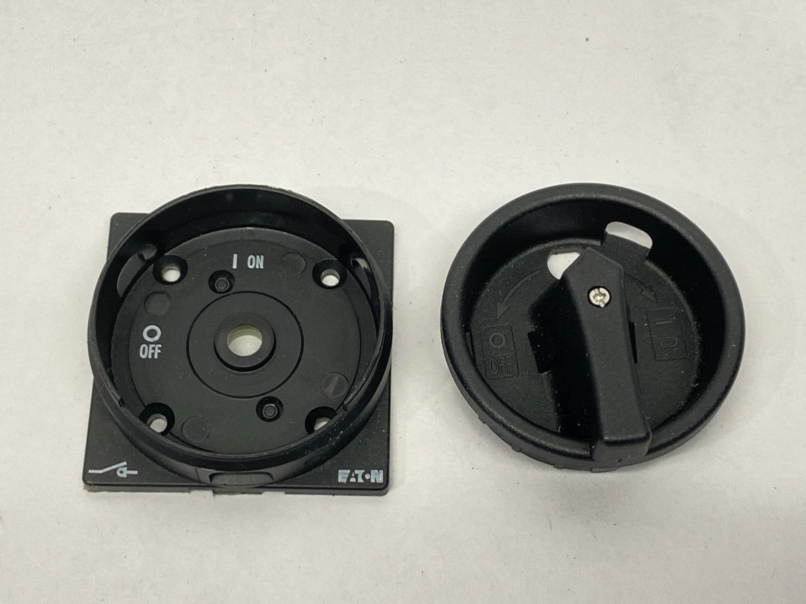 SVB-SW-T0 | Eaton Rotary Disconnect Lock-Out Handle - New – Open box - Maverick Industrial Sales