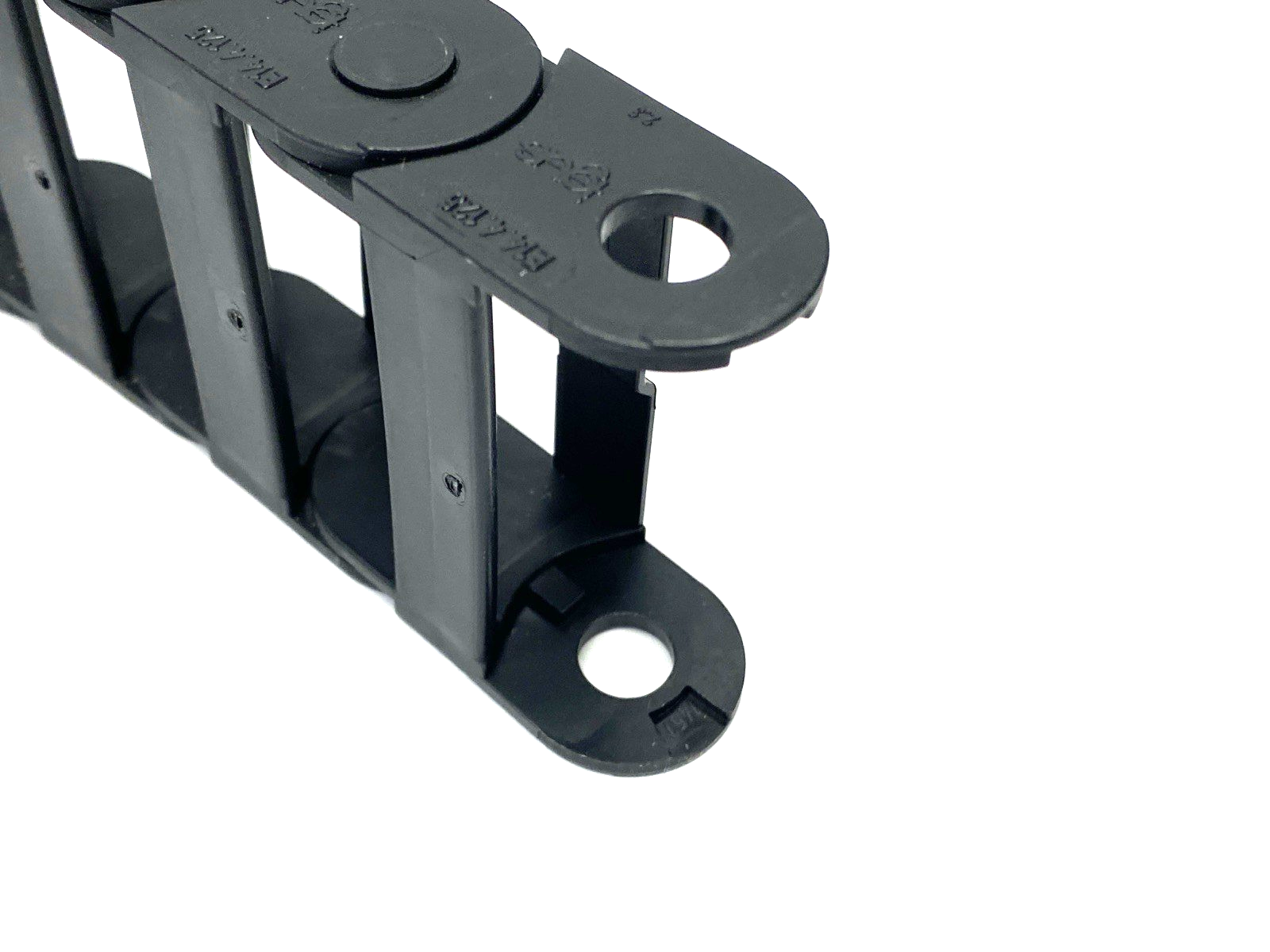 E14.4.125 | Igus Energy Chain Cable Carrier 33 Links NO MOUNTING BRACKETS - New – Open box - Maverick Industrial Sales
