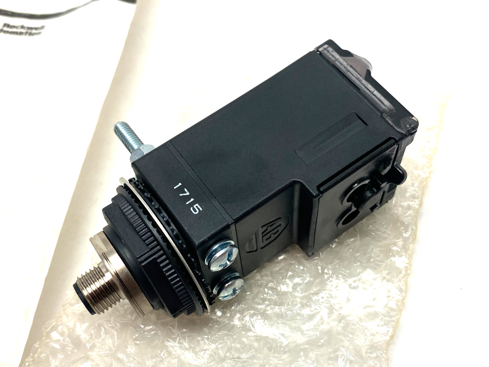 42GRF-9003-QD1 | Allen Bradley Ser. B PHOTOSWITCH Fiber Optic Sensor, Infrared - New – Open box - Maverick Industrial Sales