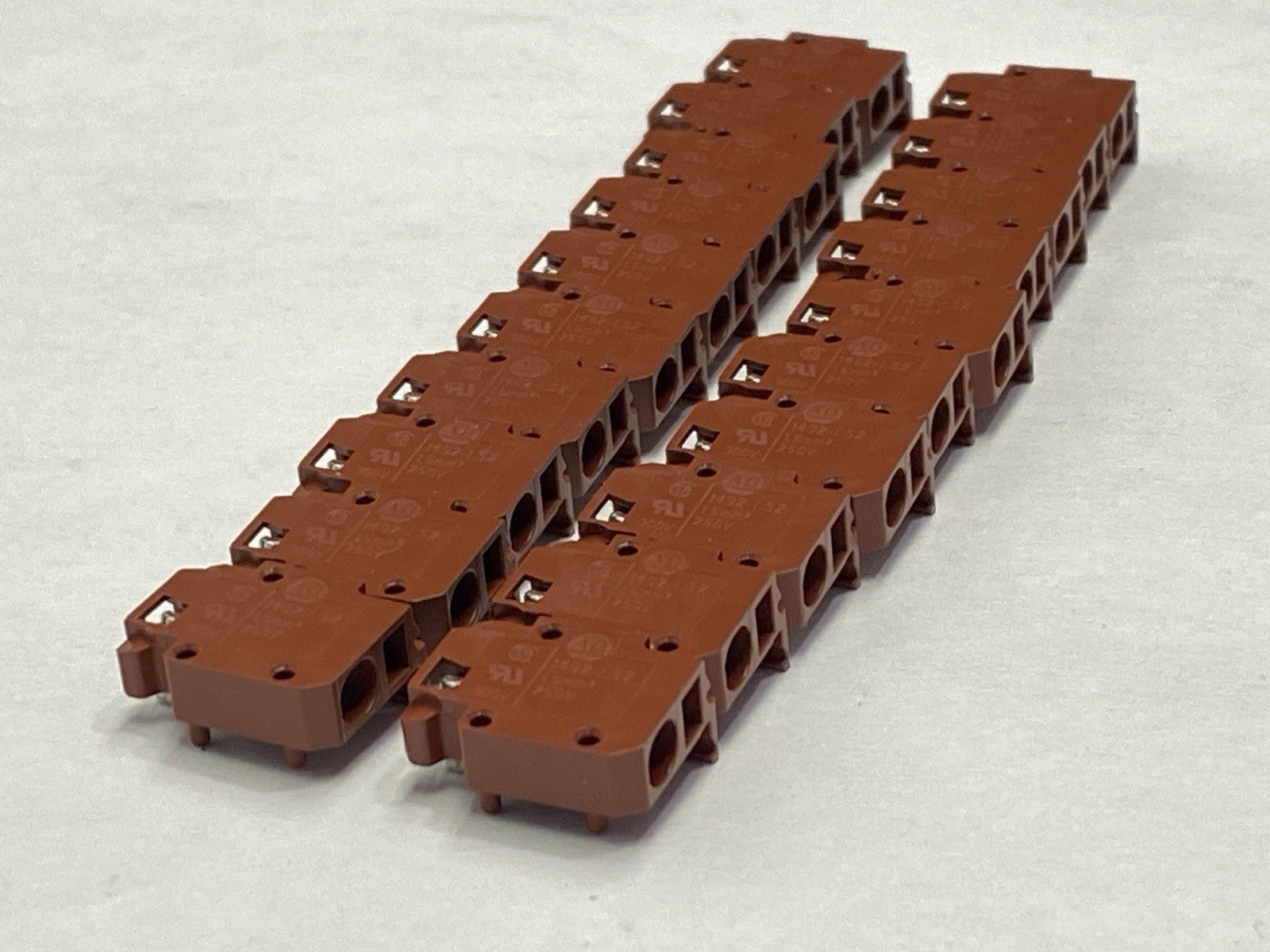 1492-LS2-BR | Allen Bradley Internally Jumpered Distribution Block Brown LOT OF 20 - Used - Maverick Industrial Sales