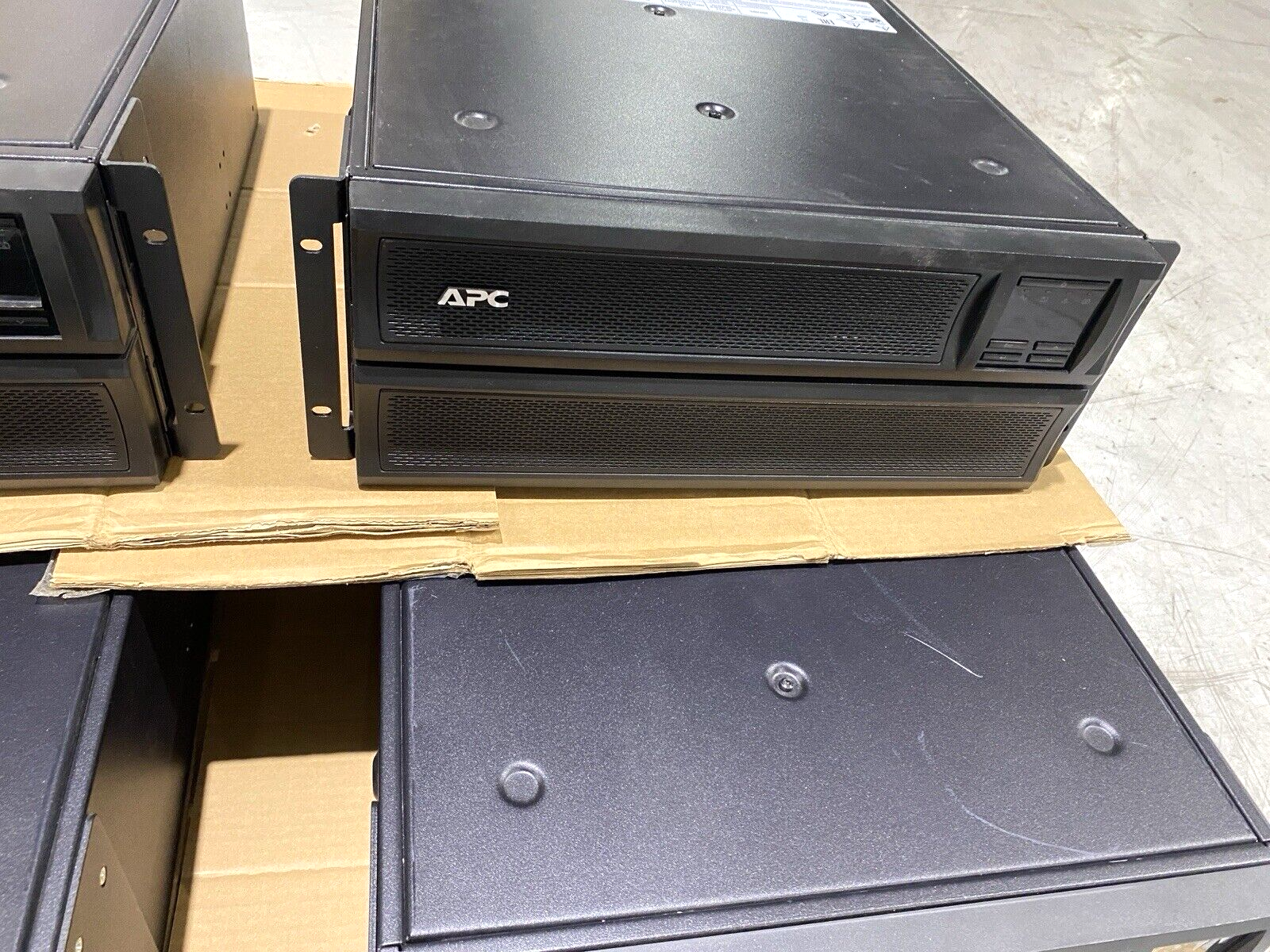 APC SMX2200HV Smart-UPS X 2200VA Rack/Tower LCD 200-240V 18 HRS LOT OF 6 - Maverick Industrial Sales