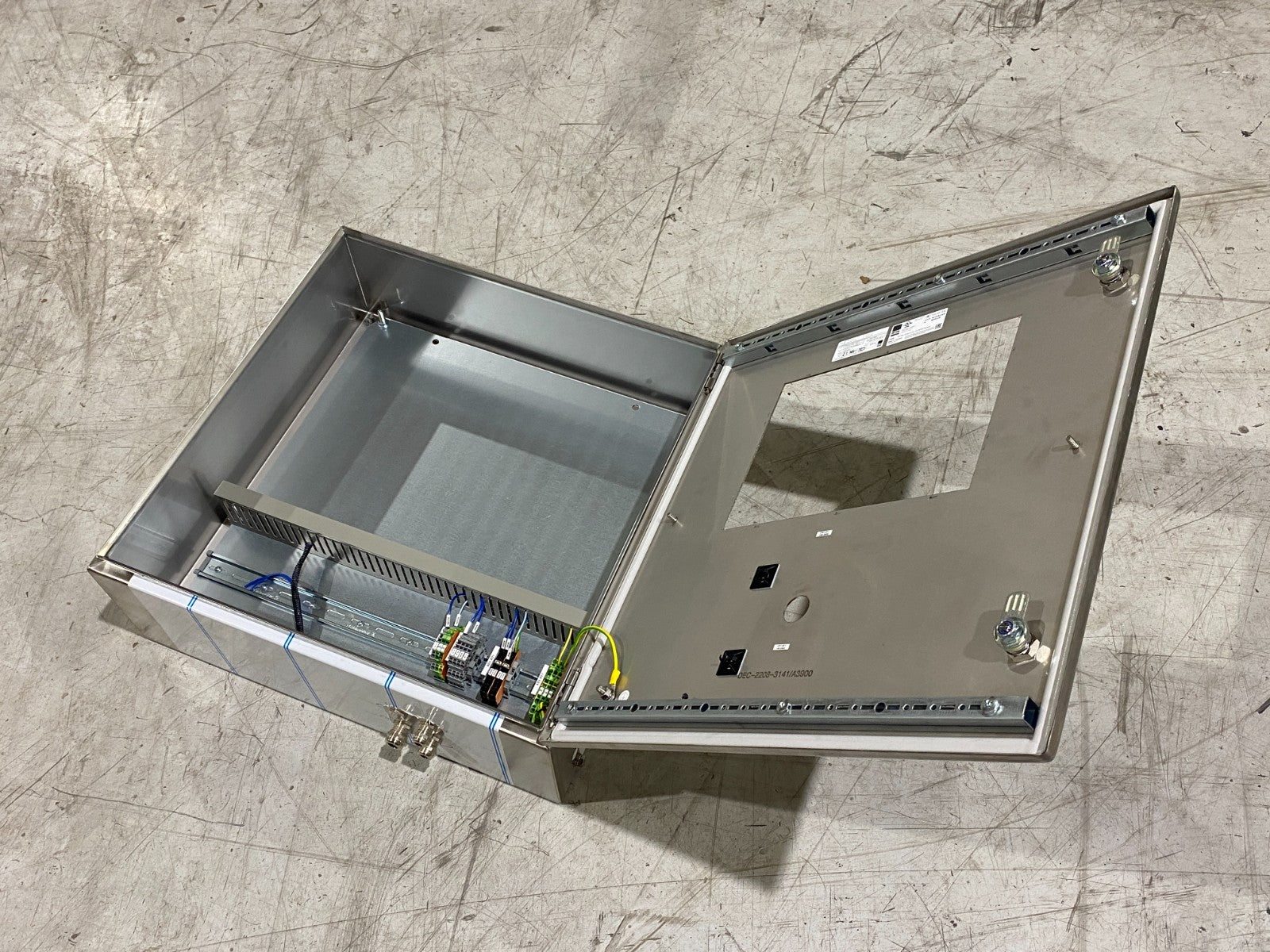 9405600 | Rittal KEL 9405.600 Stainless Steel Enclosure 600x600x210mm HOLE CUT - New – Open box - Maverick Industrial Sales