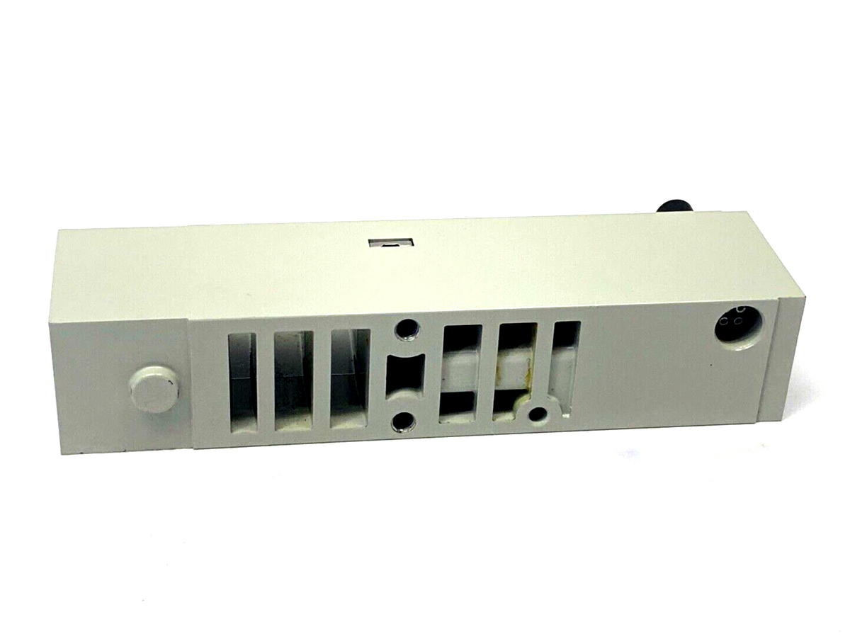 R503ARS11JA0010 | Numatics Sandwich Pressure Regulator Block NO REGULATOR - Used - Maverick Industrial Sales