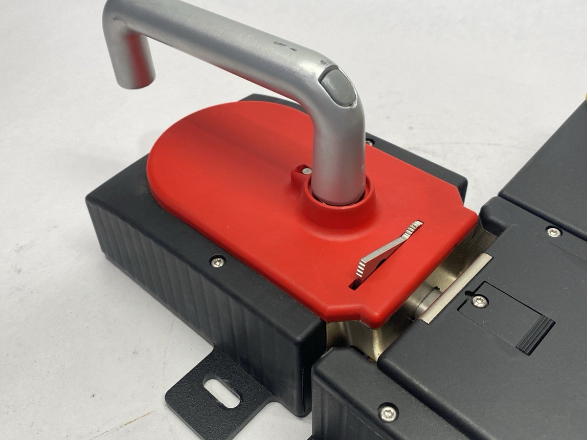 MGB-L1B-PNA-R-121851, MGB-H-AA1B1-R-114655 | Euchner MGB-L1B-PNA-R-121851 Multifunctional Gate Box w/ MGB-H-AA1B1-R-114655 - Used - Maverick Industrial Sales
