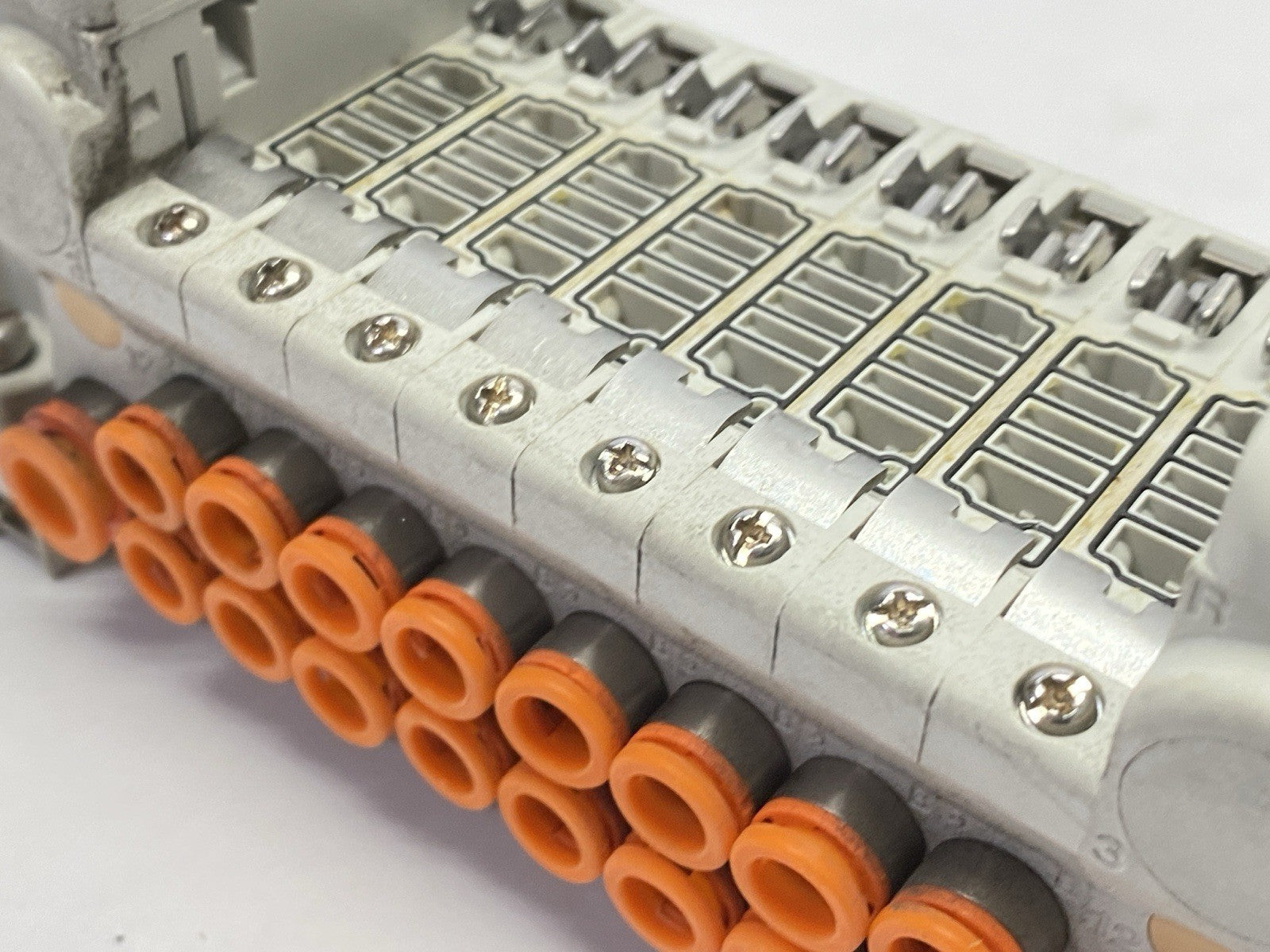 VV5QC11-08N7FD0-D0S | SMC Pneumatic Manifold Assembly 8-Station - Used - Maverick Industrial Sales