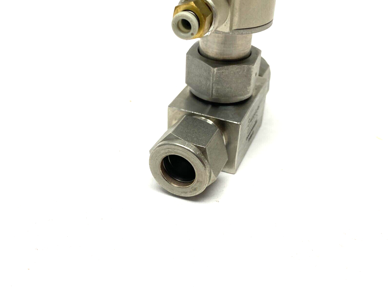 Swagelok SS-8BK-1D Stainless Steel Gasketed Bellows Valve - Maverick Industrial Sales