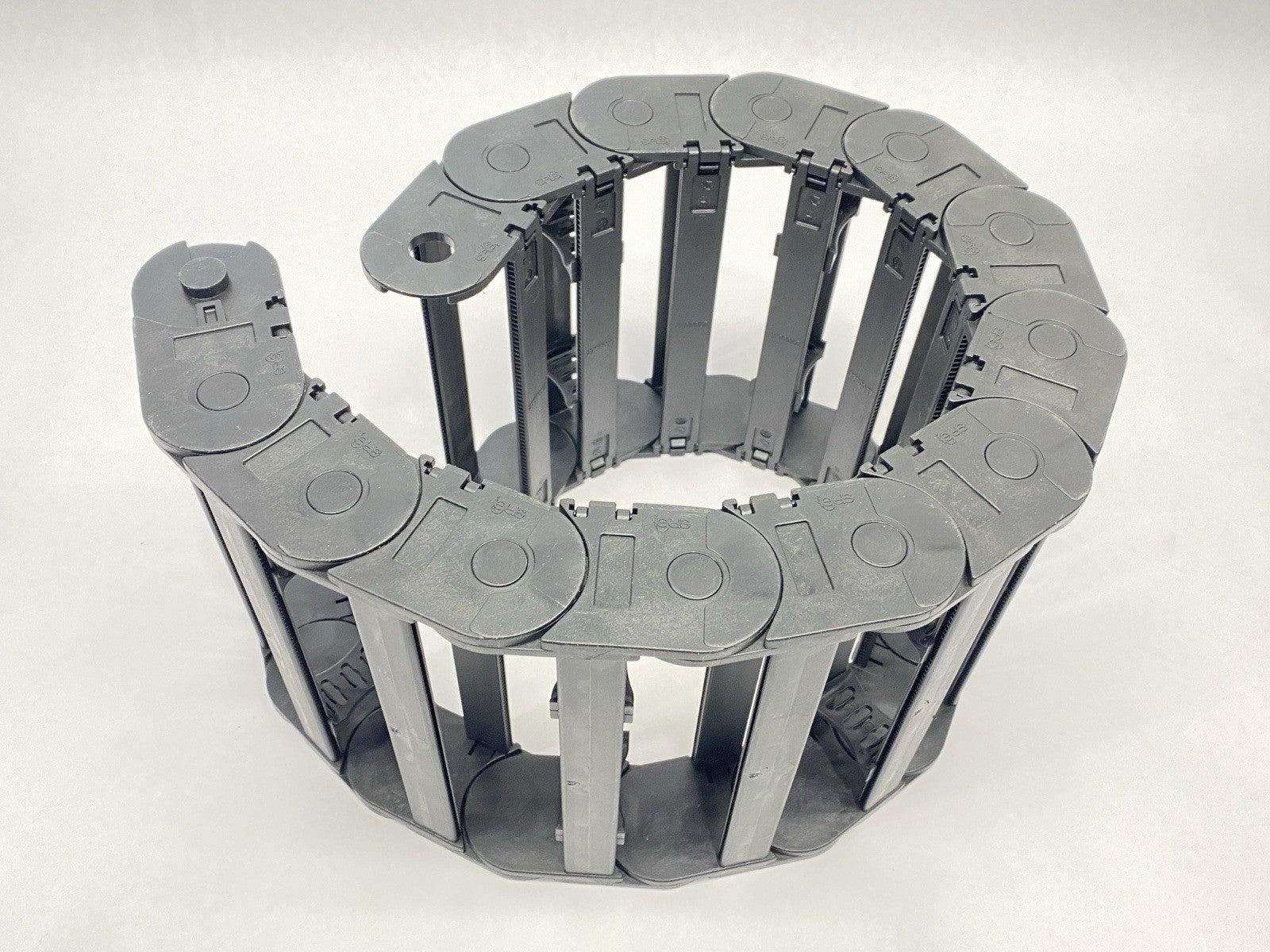 2600.17.100.0 | Igus Series 2600 Energy Chain 13 Links 2.38ft Length - New Other - Maverick Industrial Sales