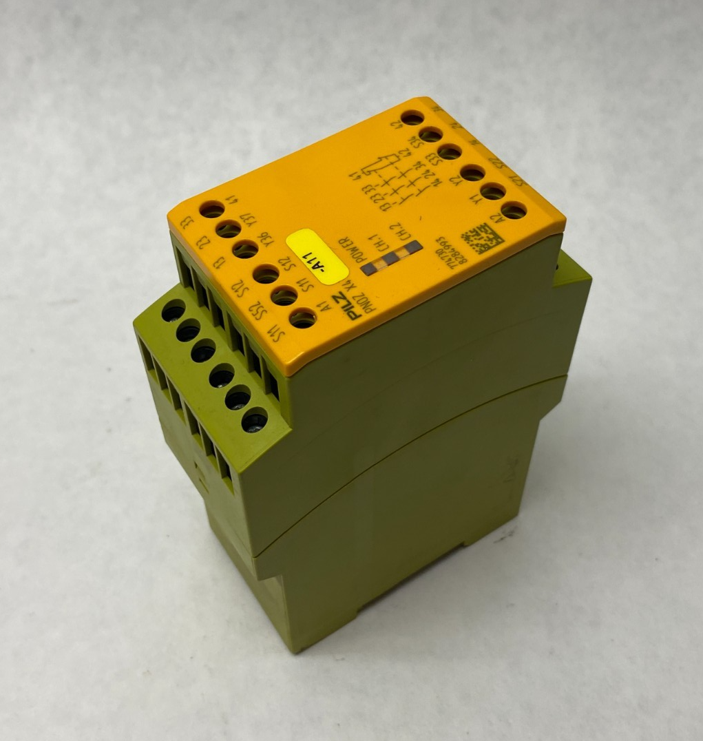 Pilz 774730 Standalone Safety Relay 1 or 2 Channel PNOZ X4 24VDC 3n/o 1n/c - Maverick Industrial Sales