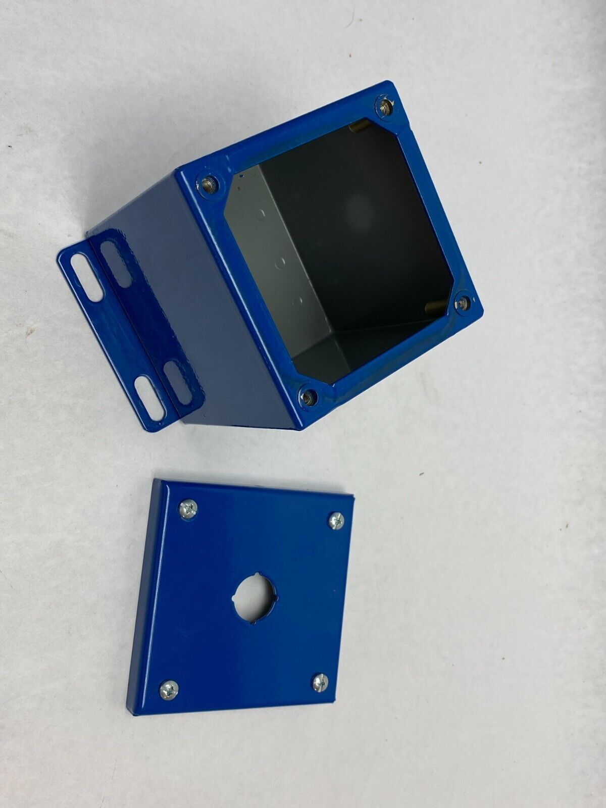 Saginaw Control & Engineering SCE-1PBXI Pushbutton Enclosure 4" x 4" Blue Steel - Maverick Industrial Sales