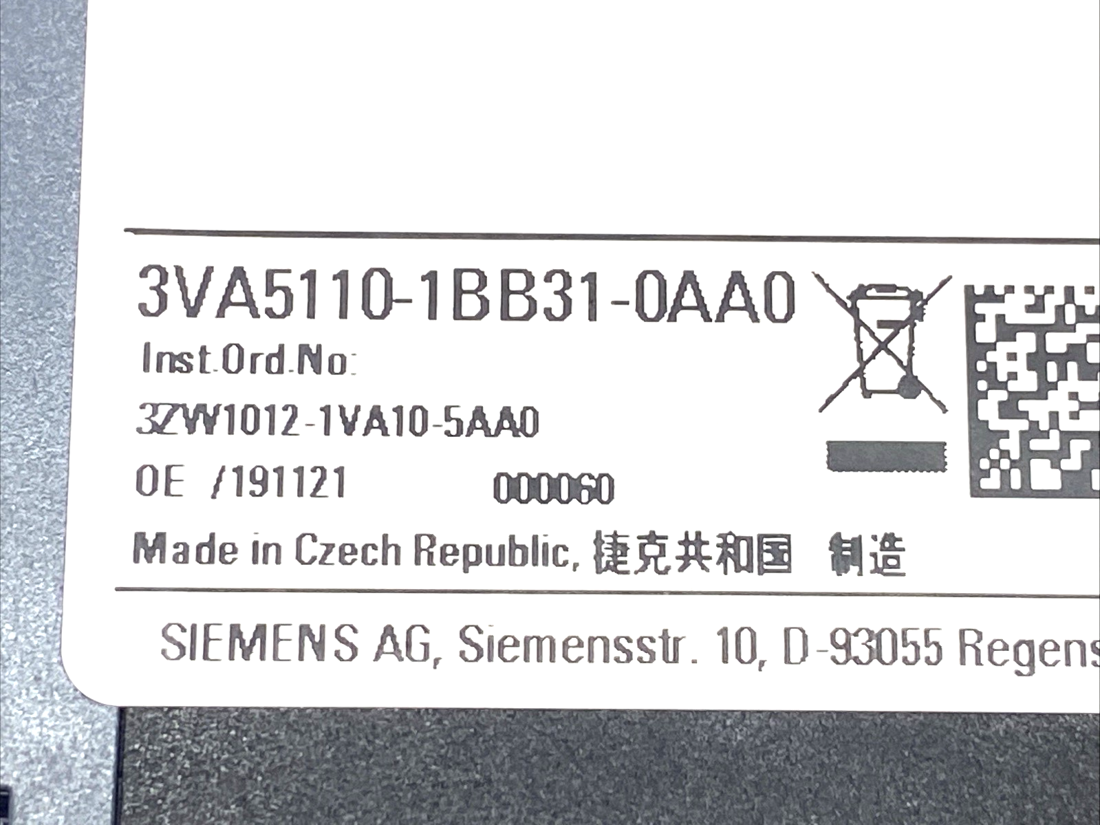 Siemens 3VA5110-1BB31-0AA0 Circuit Breaker w/ 3VA9137-0FK31 Operator NO HANDLE - Maverick Industrial Sales