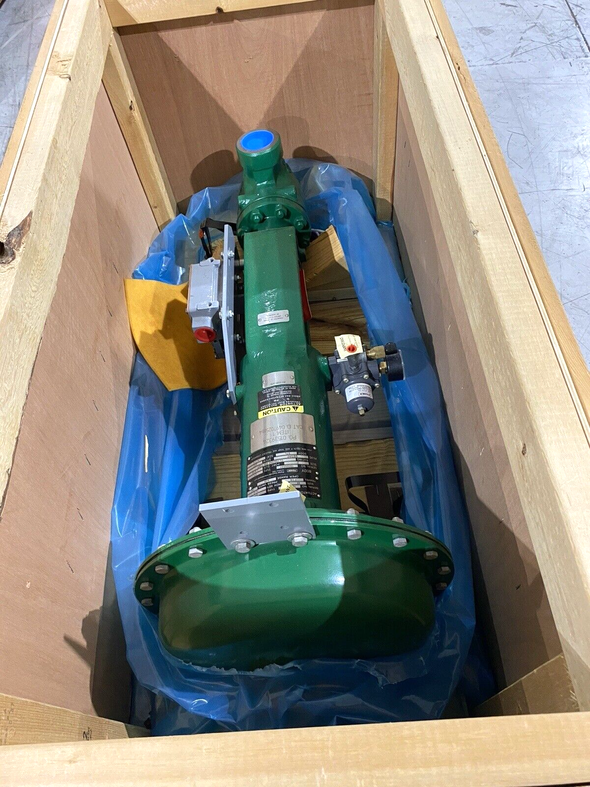 Fisher ET 2in Globe Control Valve 667 Size 45 Pneumatic Actuator 2-5/16 Port - Maverick Industrial Sales