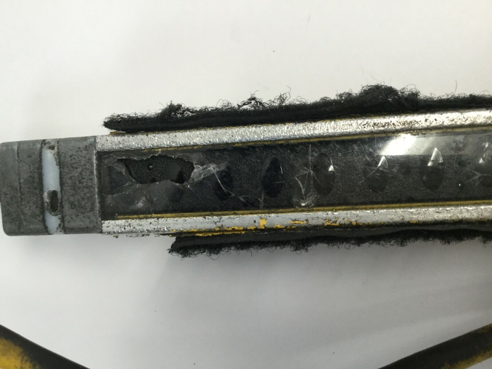 Banner USE1224YP2 Micro Screen Light Curtain Emitter - Maverick Industrial Sales