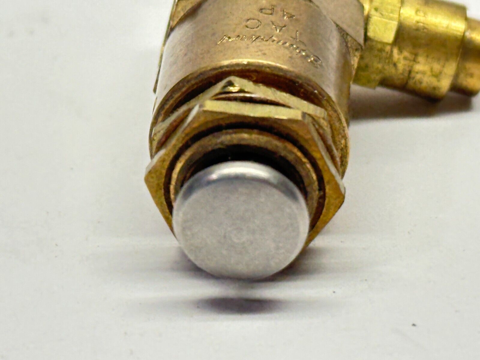 Humphrey 4P TAC Miniature Push Button Valve 2-Position 10-32 UNF - Maverick Industrial Sales